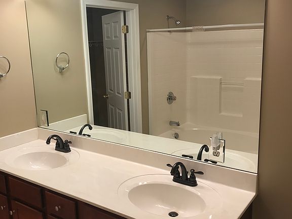 4th image of 312 Crowe Ln