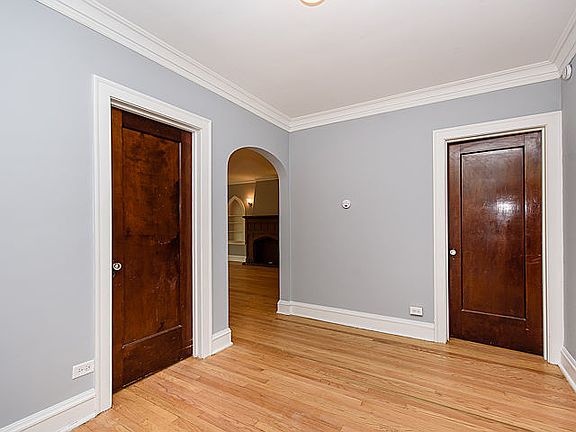 4th image of 7523 N Claremont Ave APT 1N