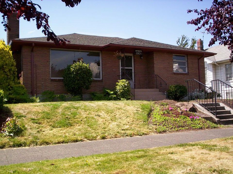 front yard from 16th ave s