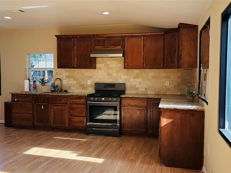 11407 Hazen St — Photo 7