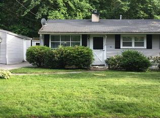 42 Potter Dr, Bellingham, MA 02019