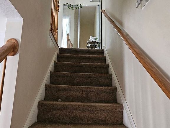 5th image of 188 Birchtree Ct