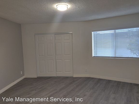 5th image of 10741 Moorpark St APT 01