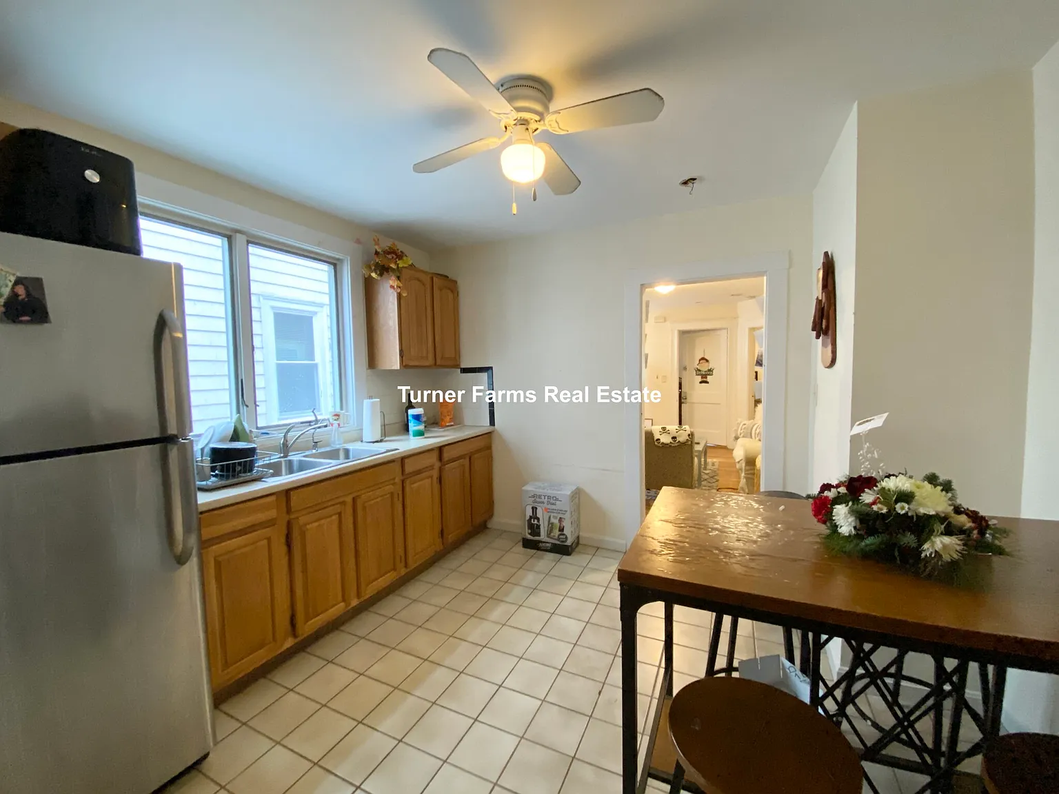 3 bed, 9999 sqft, $3,000 — Photo 4
