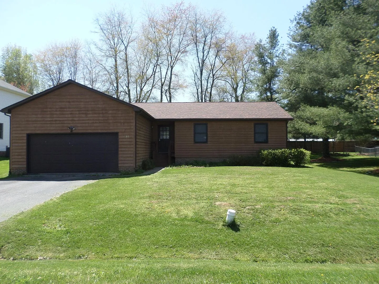 3 Bedroom 2 Bath House with 2 Car Garage — Photo 4