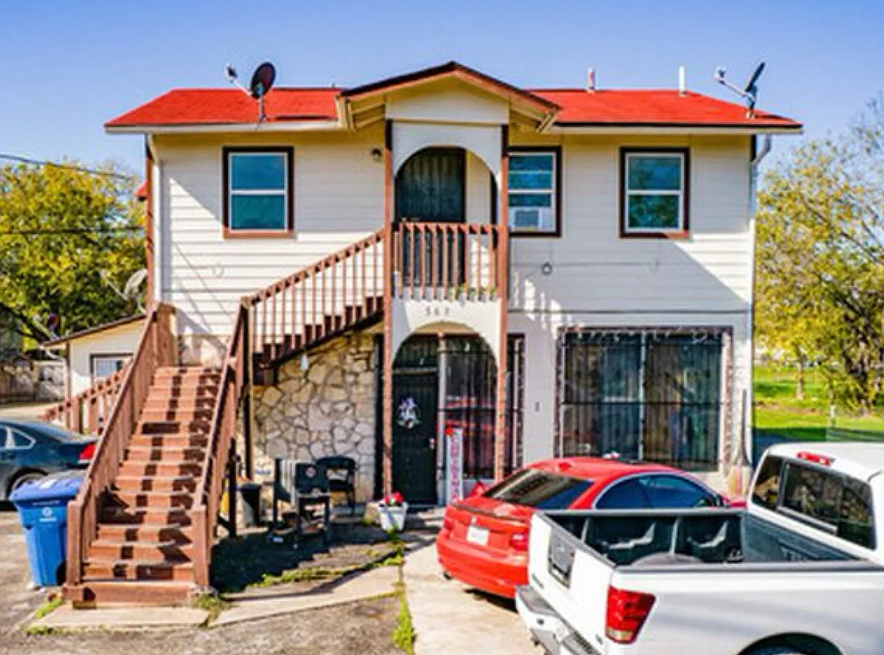 SW 39th St, San Antonio — Photo 1