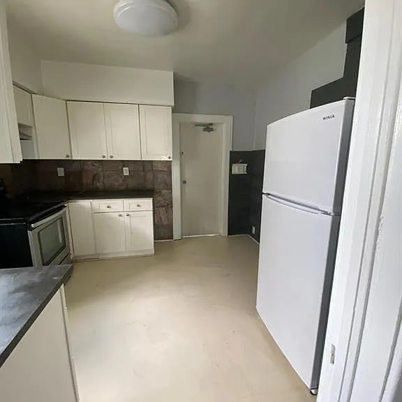 781 Gladstone Ave — Photo 11