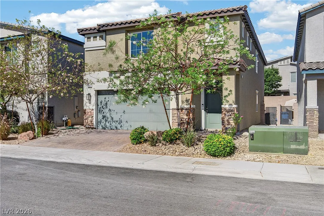 5 bed, 3.0 bath, 2954 sqft, $4,000 — Photo 3