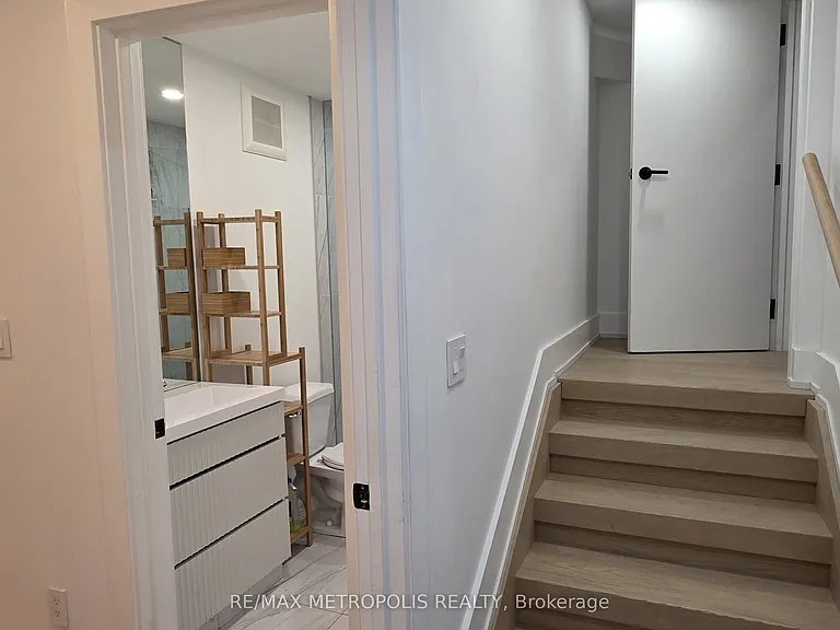 1218A Islington Ave #BASEMENT — Photo 10