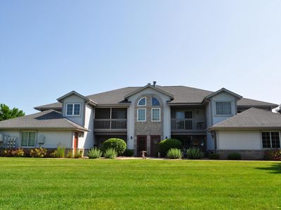 739 Quinlan DRIVE #D, Pewaukee, WI, 53072