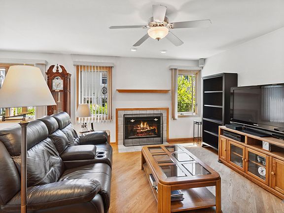 4th image of 905 N Cove Dr #D