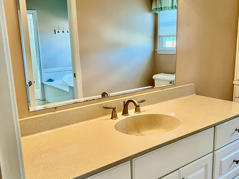1427 New Burton Rd — Photo 5