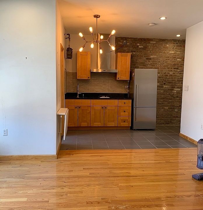 1st image of 90 Madison St #5