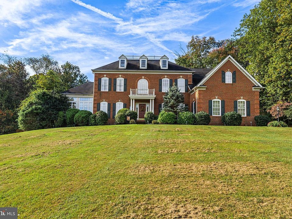 1st image of 211 Kali Ct