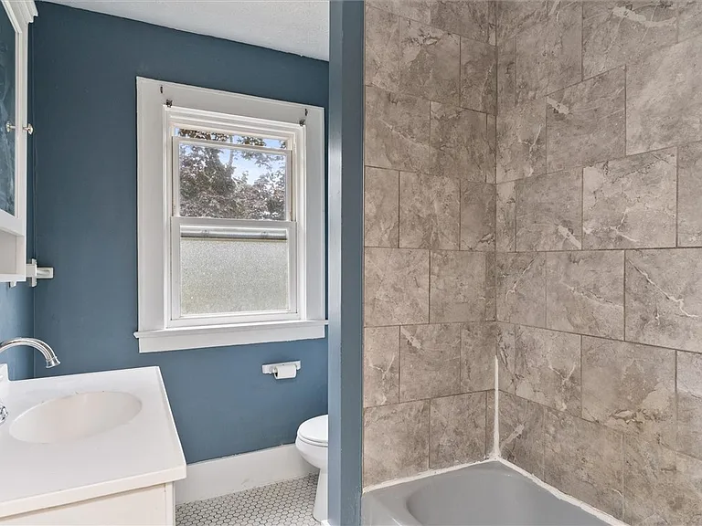 19 Genesee Park Blvd — Photo 42