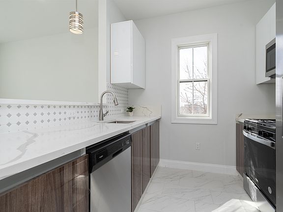 4th image of 144 Bergen Ave #3D