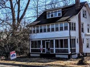 900 E Argonne Dr, Saint Louis, MO 63122