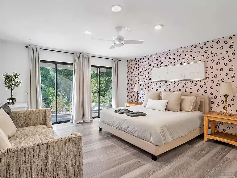 3550 Laketree Dr — Photo 26