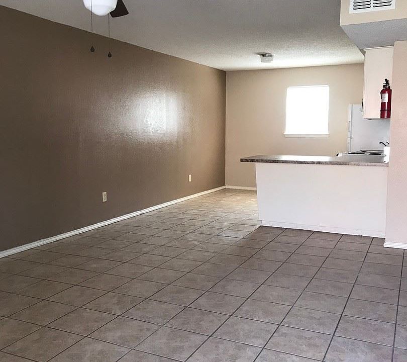2nd image of 207 S Sugar Rd APT 2