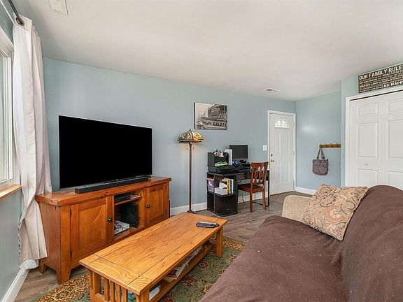 3rd image of 5924 Big Pine Dr