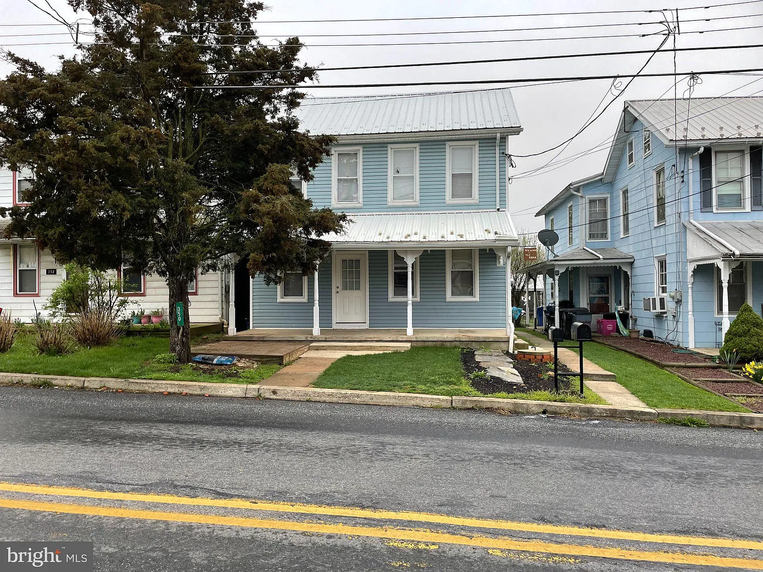 2 bed, 1.5 bath, 1704 sqft, $1,500 — Photo 2