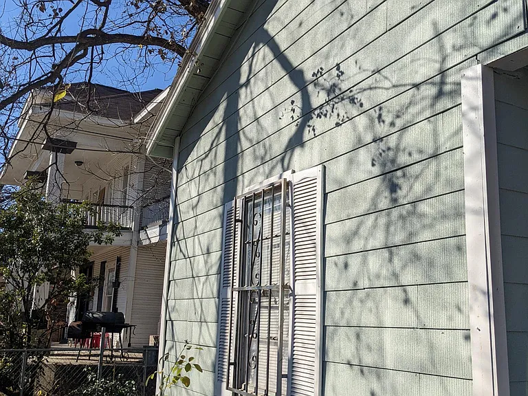 551 E Southcross Blvd — Photo 5
