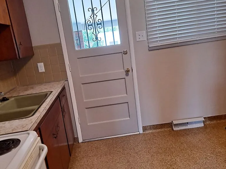 1626-1628 Hollywood Dr — Photo 21