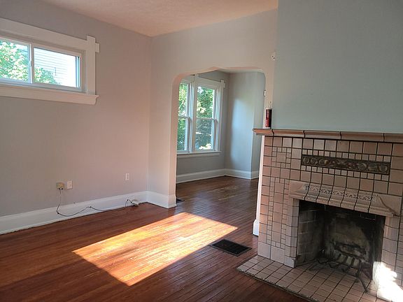 4th image of 6363 Savannah Ave