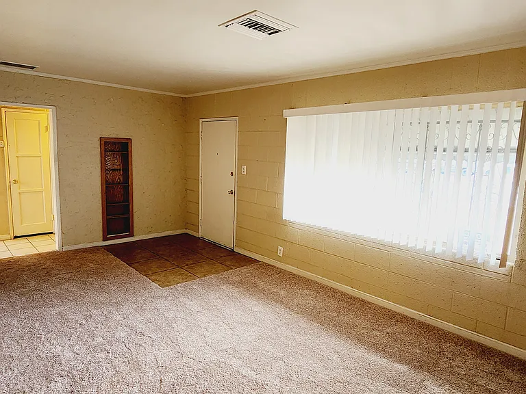 600 Essex East Dr — Photo 4
