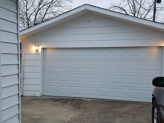 5th image of 441 Argyle Cres