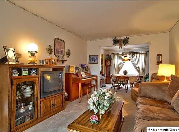 3rd image of 1463 Jacqueline Ave