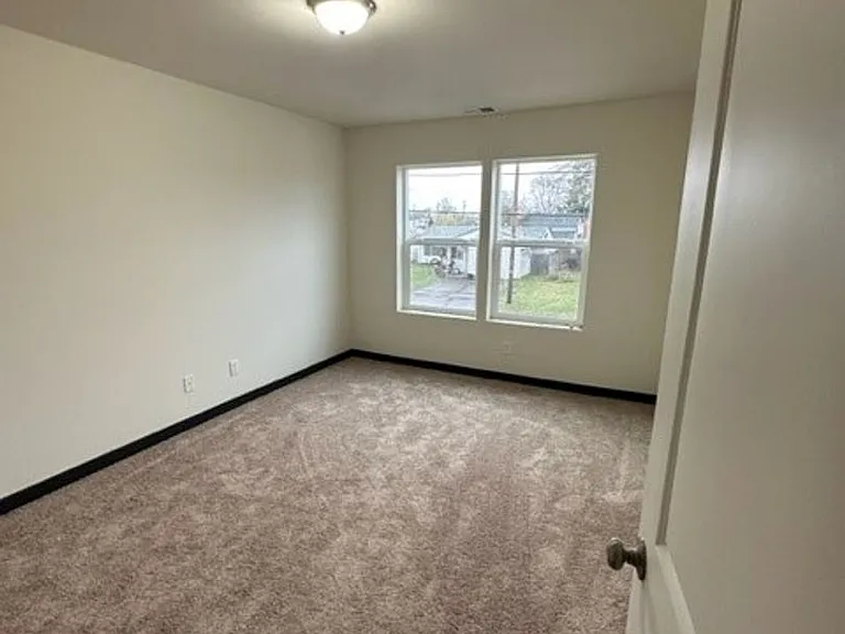 1515 Jefferson St SE — Photo 9
