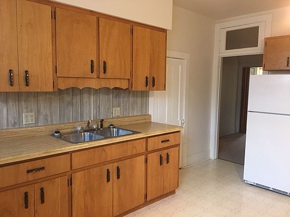 Abundance of Cabinet/Counter Spaces