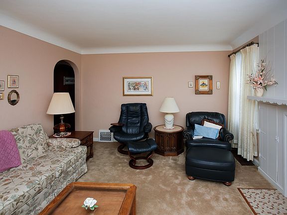 1203 parchmount ave-104
