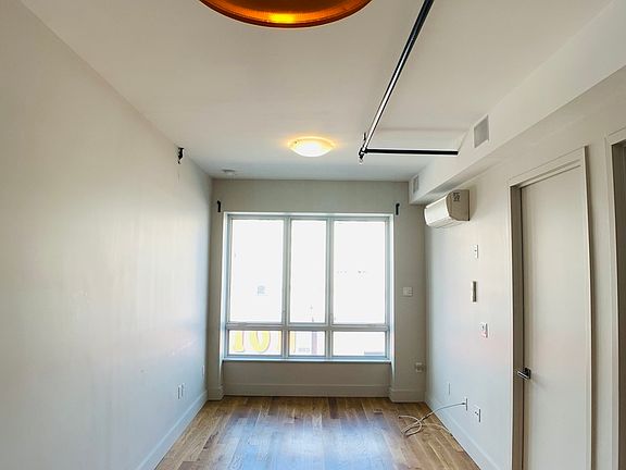 4th image of 880 Dekalb Ave #214