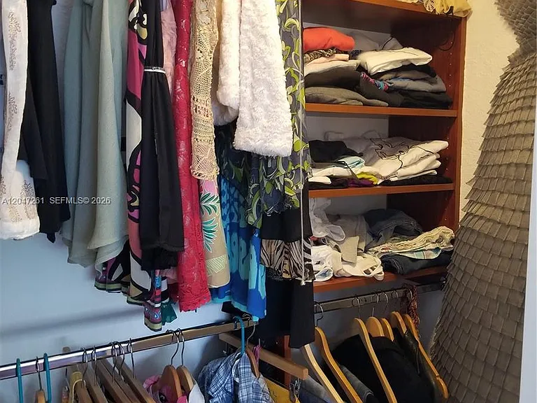 7422 NE 6th Ct #7422 — Photo 11