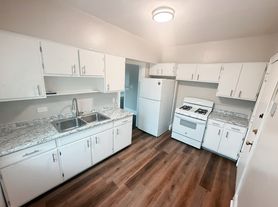 13320 Cooley Ave, Cleveland, OH