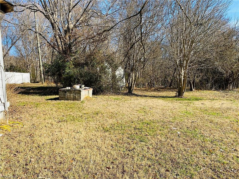 2nd image of 5634 Rockford Dr