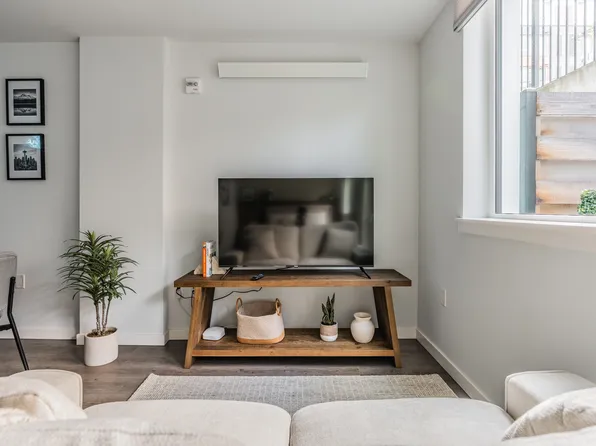 319 Queen Anne Ave N #104, Seattle, WA 98109