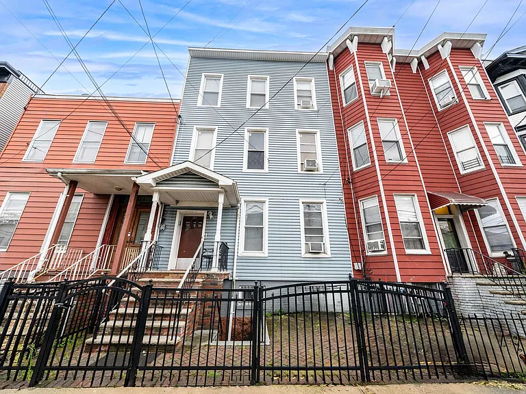 203 Bowers St #2 — Photo 16