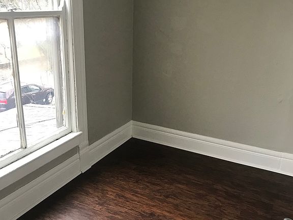4th image of 556 N Clay St APT 7