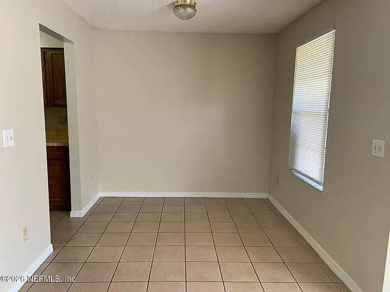 453 Bentwood Ln #B — Photo 5