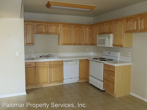 3rd image of 1037 E Washington Ave Unit 2
