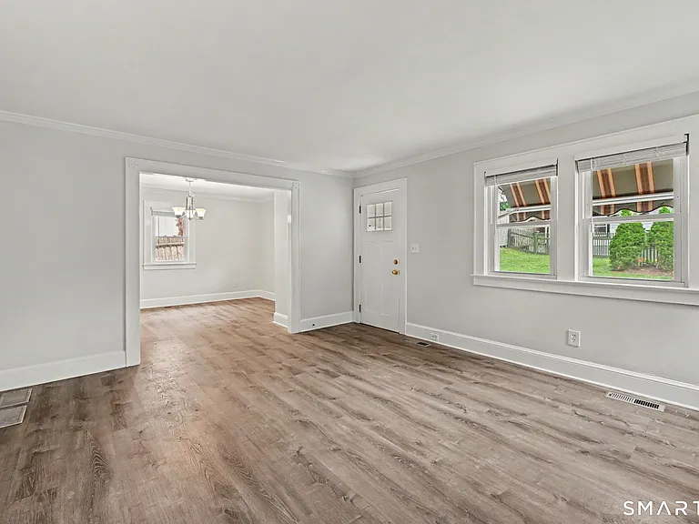 4 Highview Ave #R — Photo 6