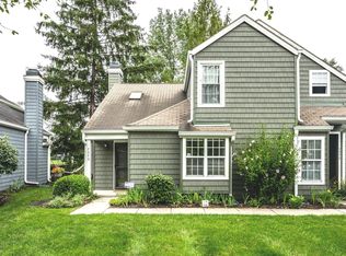 7570 Harbour Isle, Indianapolis, IN
