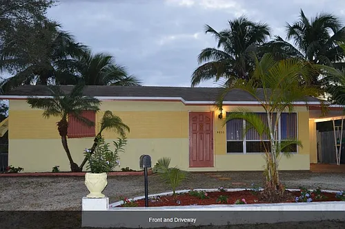 4850 SW 41st Ave Photo 1