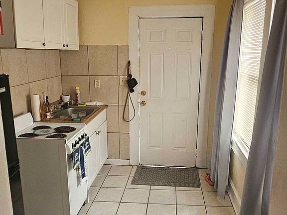 4th image of 1034 15th Ave S #1