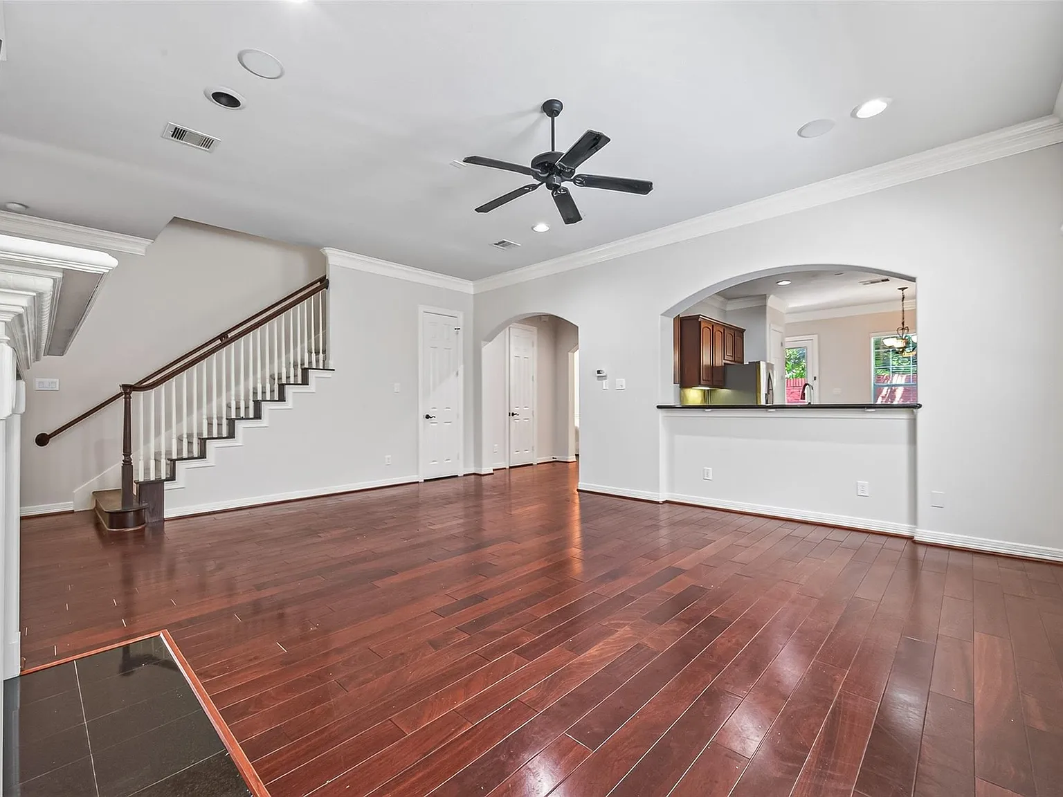 3 bed, 3.5 bath, 2956 sqft, $2,800 — Photo 4