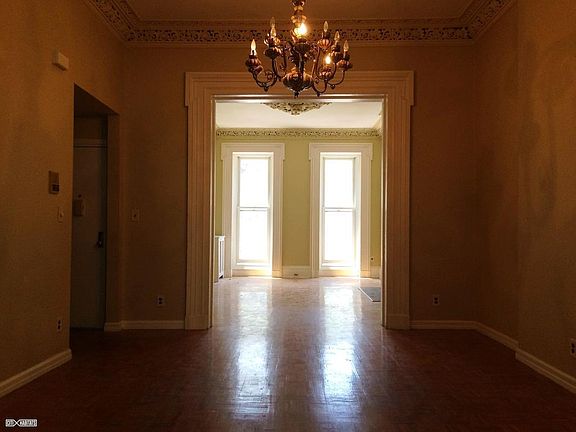 4th image of 73 Woodhull St #1