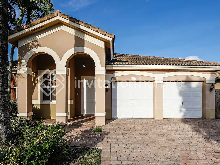 11783 SW 153rd Pl — Photo 1